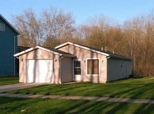 565 Ridgelawn Dr, Hobart, IN 46342