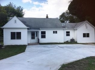 5104 Newburg Rd, Rockford, IL 61108