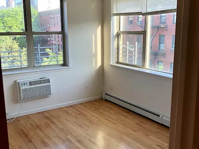 2025 3rd Ave #4C — Photo 3