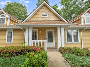 702 Woodlea Ct, Asheville, NC 28806