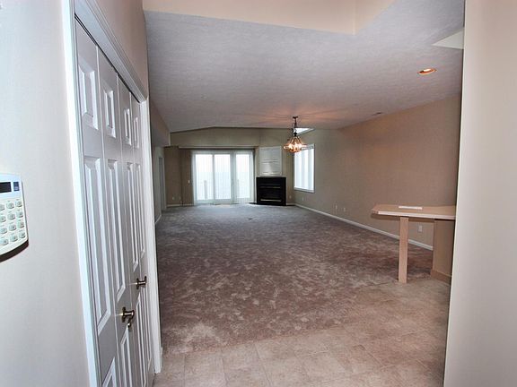 5th image of 332 Grand Hbr