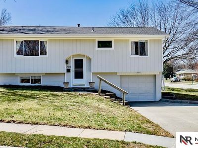 7512 S 89th St, La Vista, NE, 68128