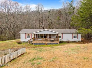 223 White Ln, Caryville, TN 37714