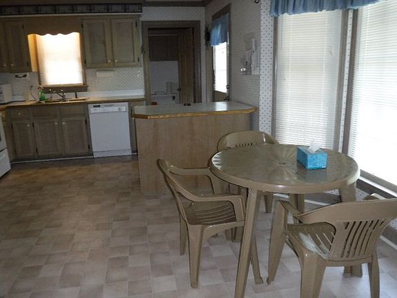 5th image of 3413 Weatherstone Dr