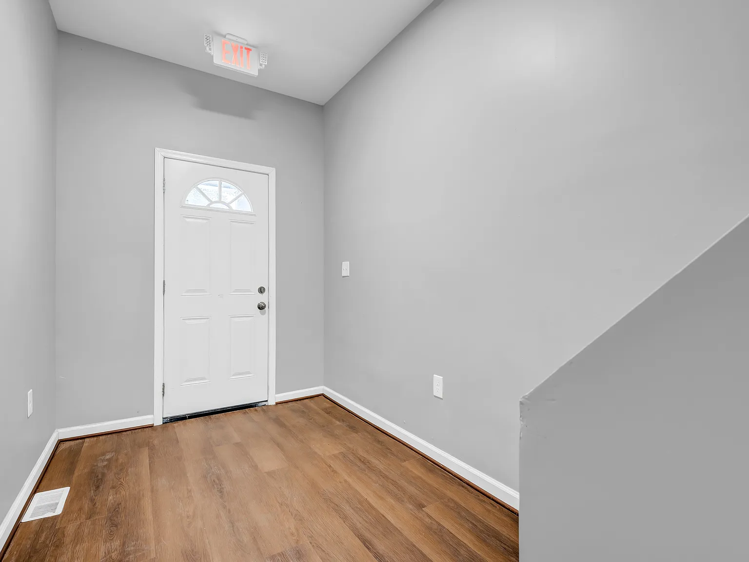 2 bed, 1500 sqft, $1,995 — Photo 3