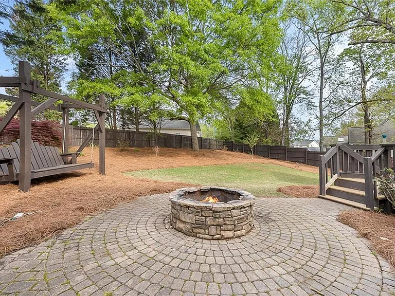 111 Planterra Way — Photo 38