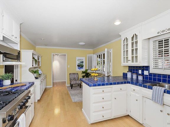 4th image of 2539 Rollingwood Dr