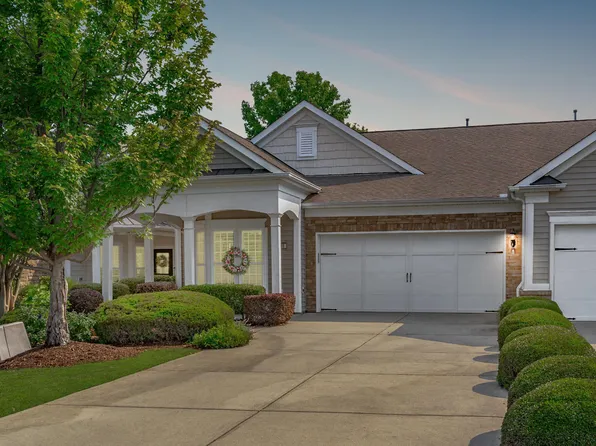 128 Arvind Oaks Cir, Cary, NC 27519