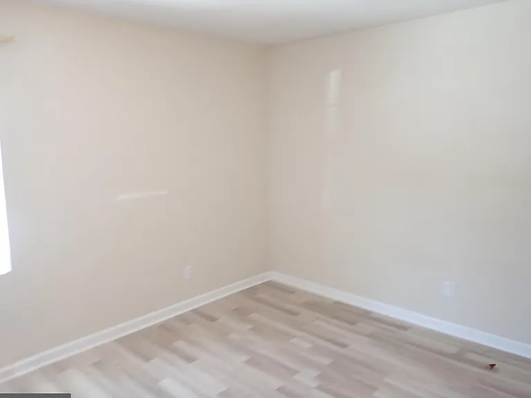 22064 Spring Valley Dr — Photo 18