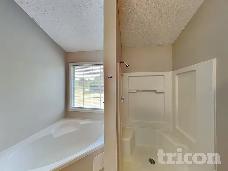 101 Midland Dr — Photo 11