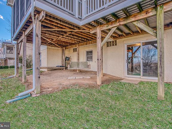 5th image of 9814 Hickoryhurst Dr