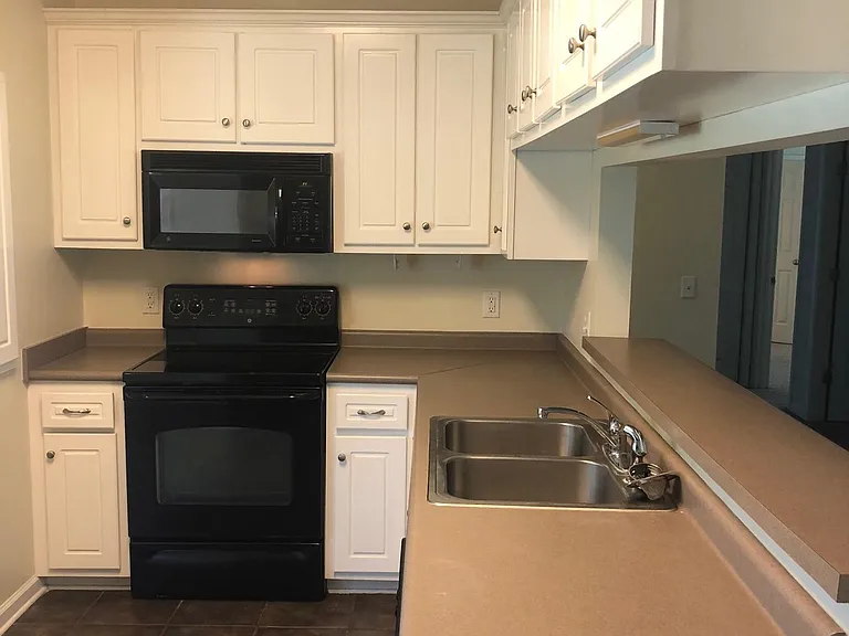 1117 Southbend Dr #A — Photo 5
