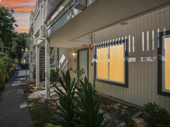 26835 Hayward Blvd, Hayward, CA 94542