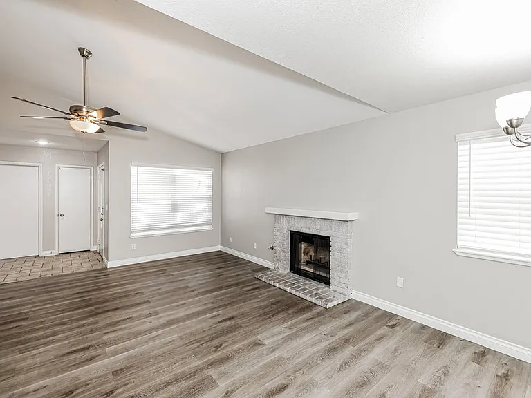 350 Keating St — Photo 6