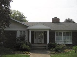 121 Fairway Dr, Vincennes, IN 47591