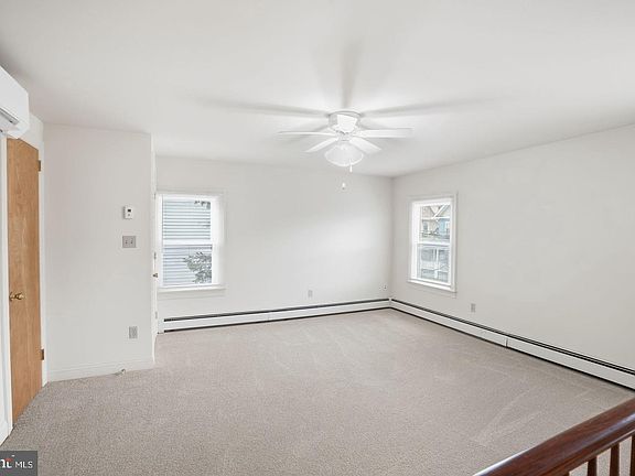 5th image of 228 Washington St