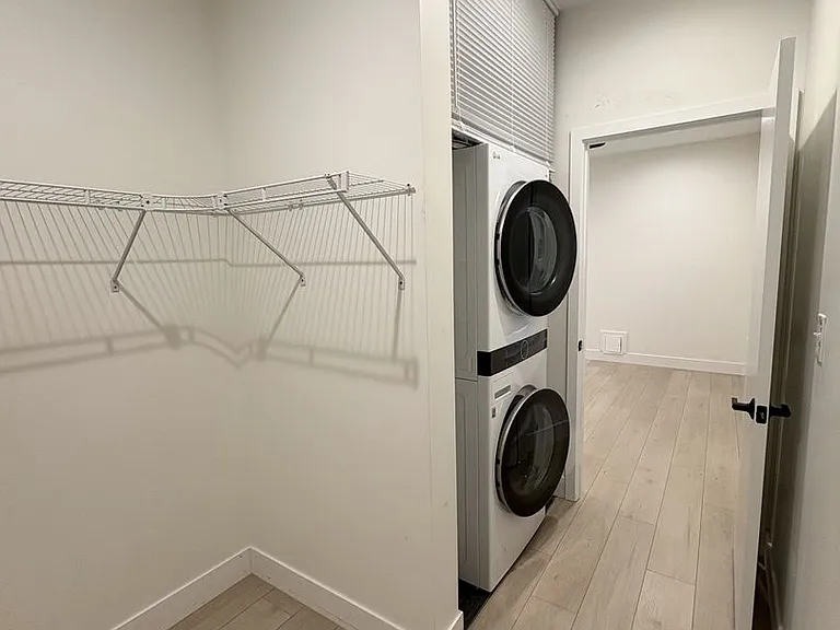 Modern and Sleek 611 S Fagley Street Apartments! — Photo 15