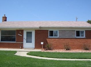 40253 Lexington Park Dr, Sterling Heights, MI 48313