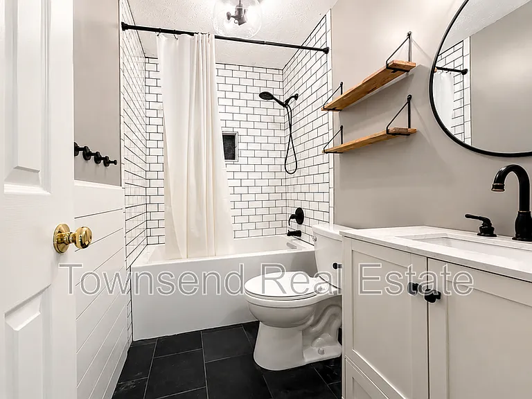 2937 Delaware Dr — Photo 29