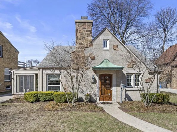 5141 North Santa Monica BOULEVARD, Whitefish Bay, WI 53217
