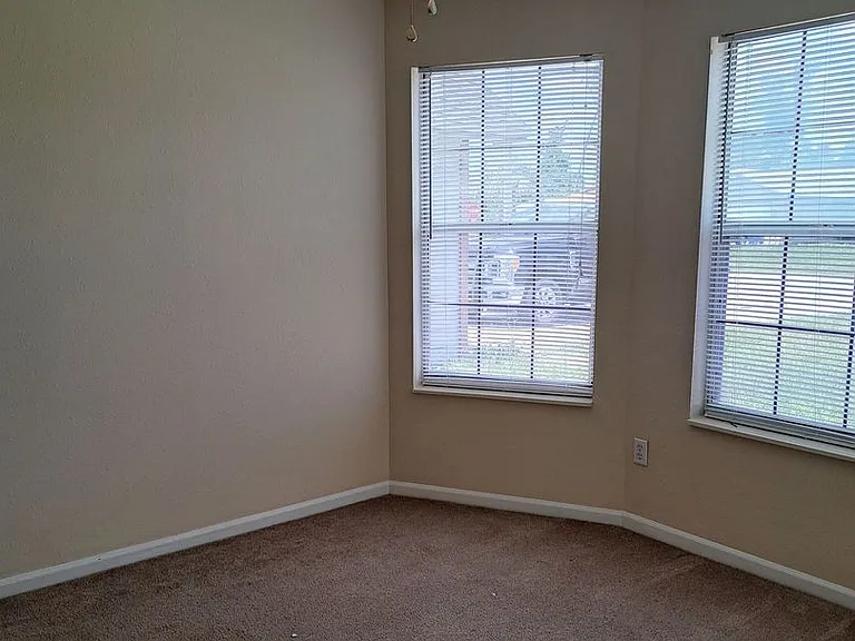 7727 Betty Louise Dr — Photo 26