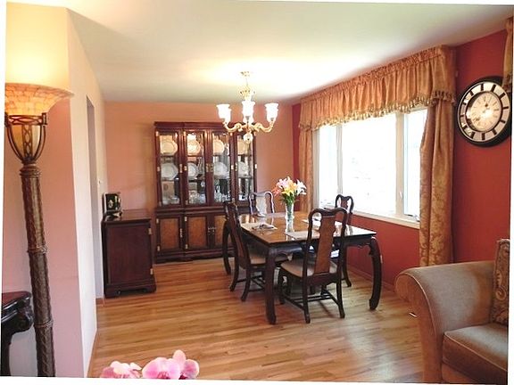 4th image of 1665 Hartford Ct