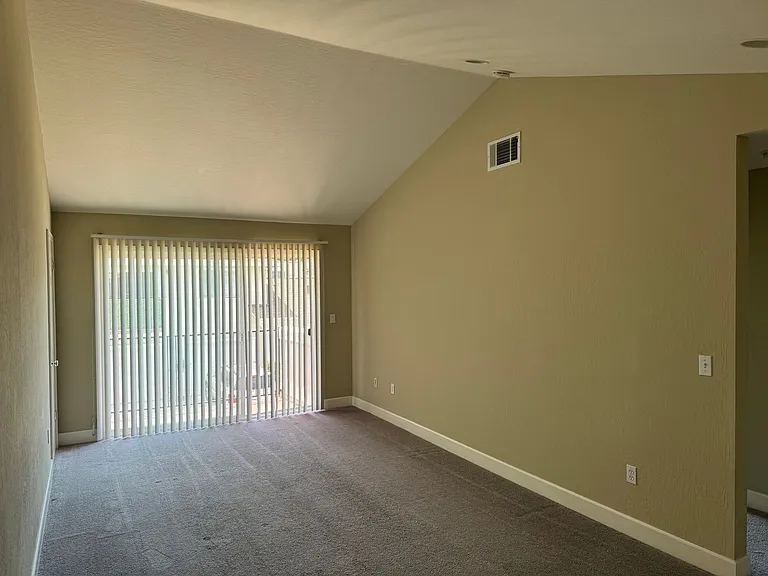 118 Winslow Ct — Photo 6