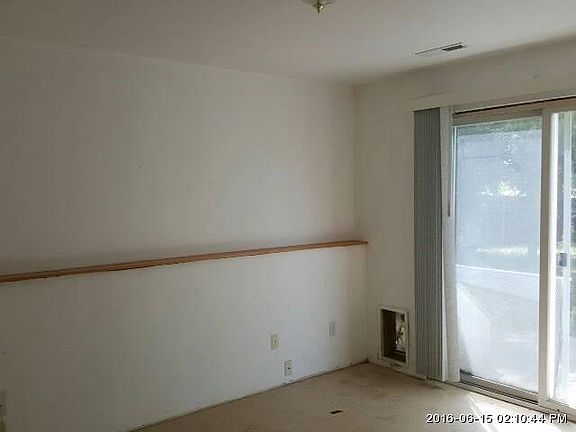 2nd image of 1007 N Prentis St