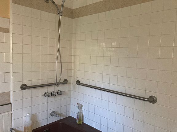 4th image of 13946 Morgan Ave Unit A