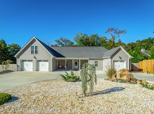 126 Smith St, Signal Mountain, TN 37377