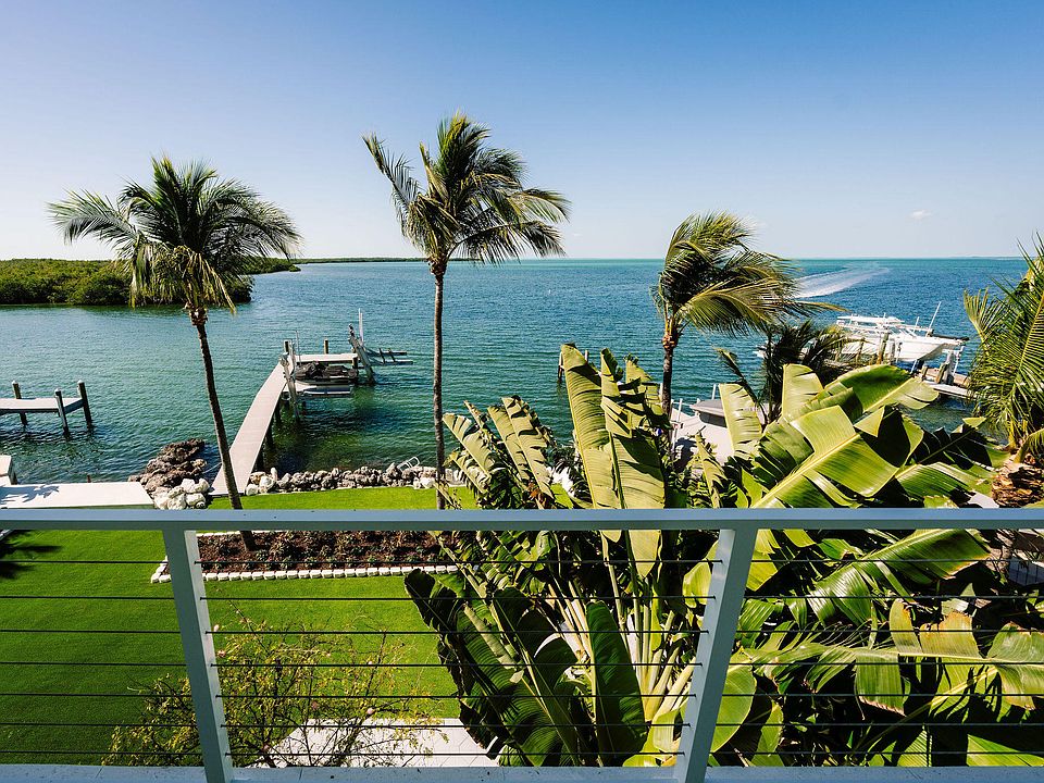 1st image of 406 S Coconut Palm Blvd