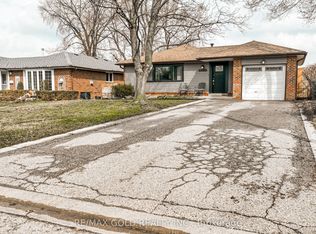 23 Dunster Cres, Brampton, ON L6T3J8