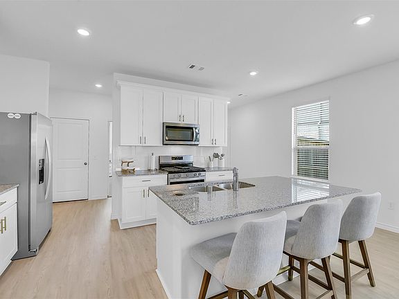3rd image of 14767 Maple Pond Pl