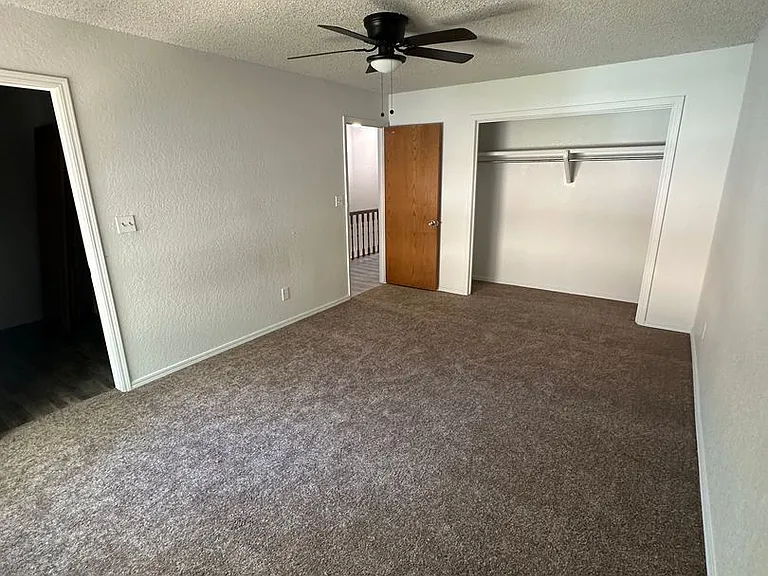 1300 N Rockwell Ave — Photo 16