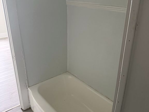 5th image of 100 Nanticoke Ave #4