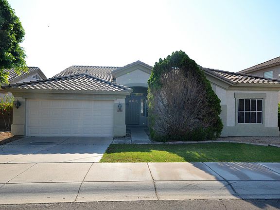 4th image of 3701 S Barberry Pl