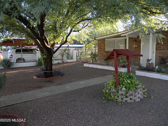 3rd image of 4901 N Plane Ave