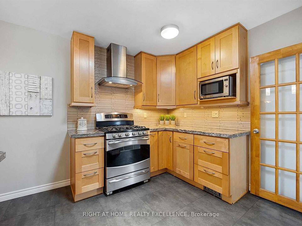 1st image of 23 Davis Rd