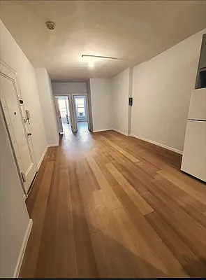 Living room, photo 2