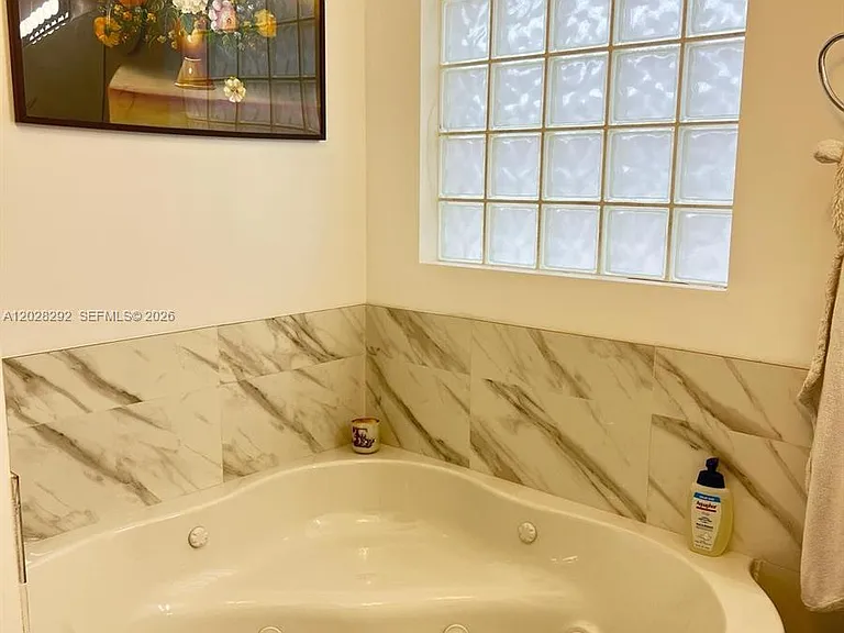 1120 Papaya St — Photo 13