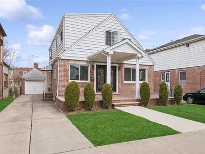 76-15 168th Street, Flushing, NY, 11366