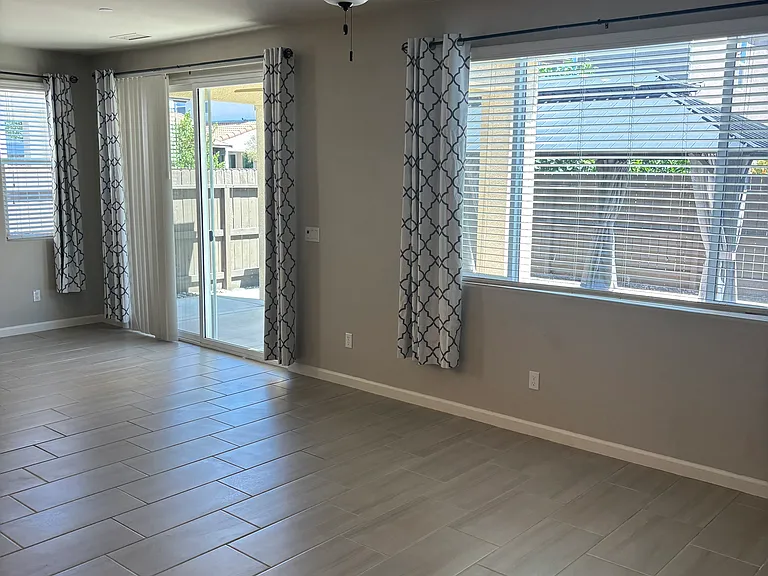 4110 Sussex Ave — Photo 6