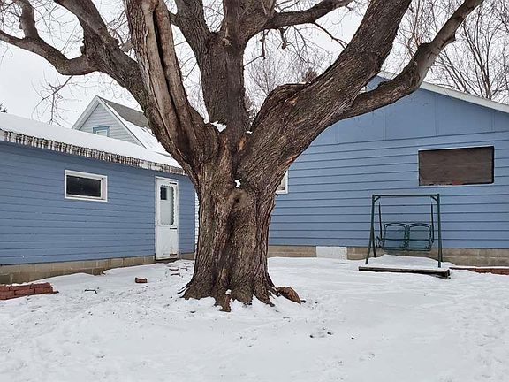 3rd image of 1604 N Minnesota St
