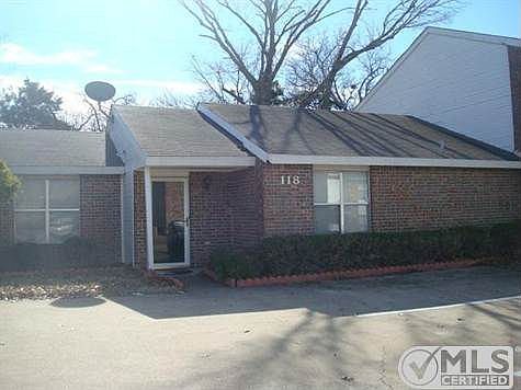 2nd image of 118 Country Bend Dr