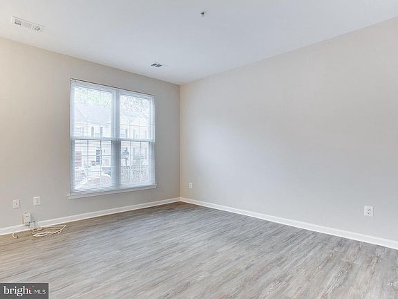 5th image of 7 Harbour Heights Dr