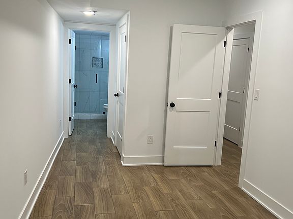 5th image of 2556 Frankford Ave #1