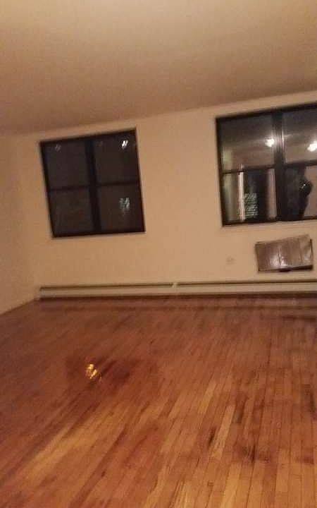 2nd image of 304 Hart St