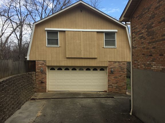 3rd image of 3712 Iron Horse Way