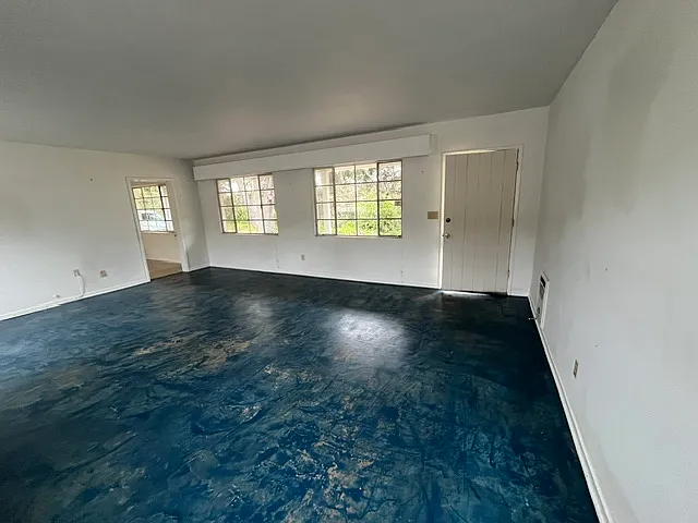 1598 El Camino Real — Photo 3