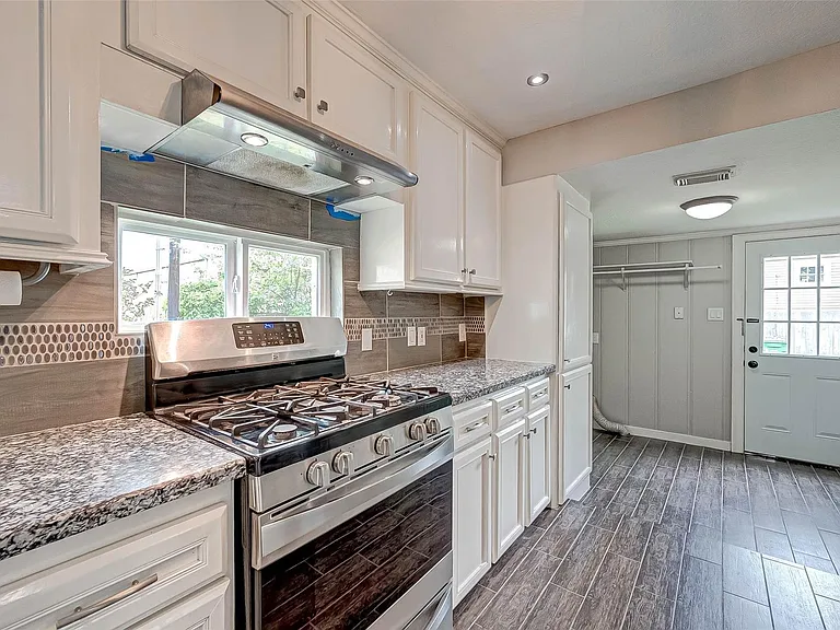 1510 Walton St — Photo 21
